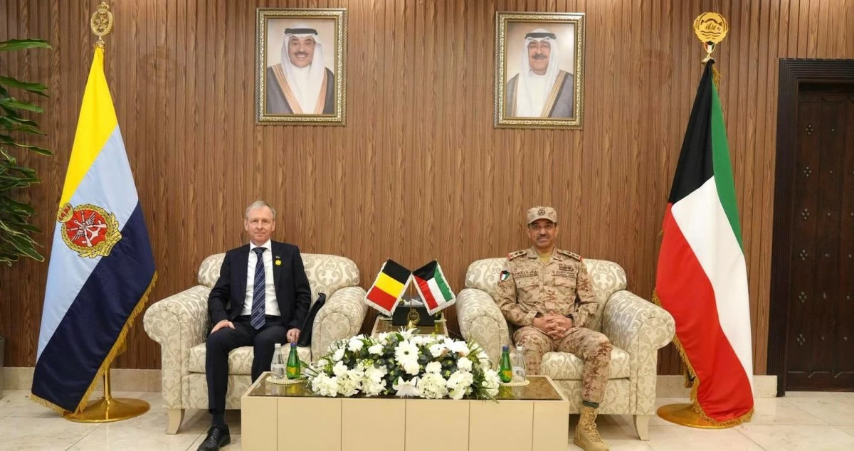 رئيس الأركان يبحث مع سفير بلجيكا التعاون المشترك 