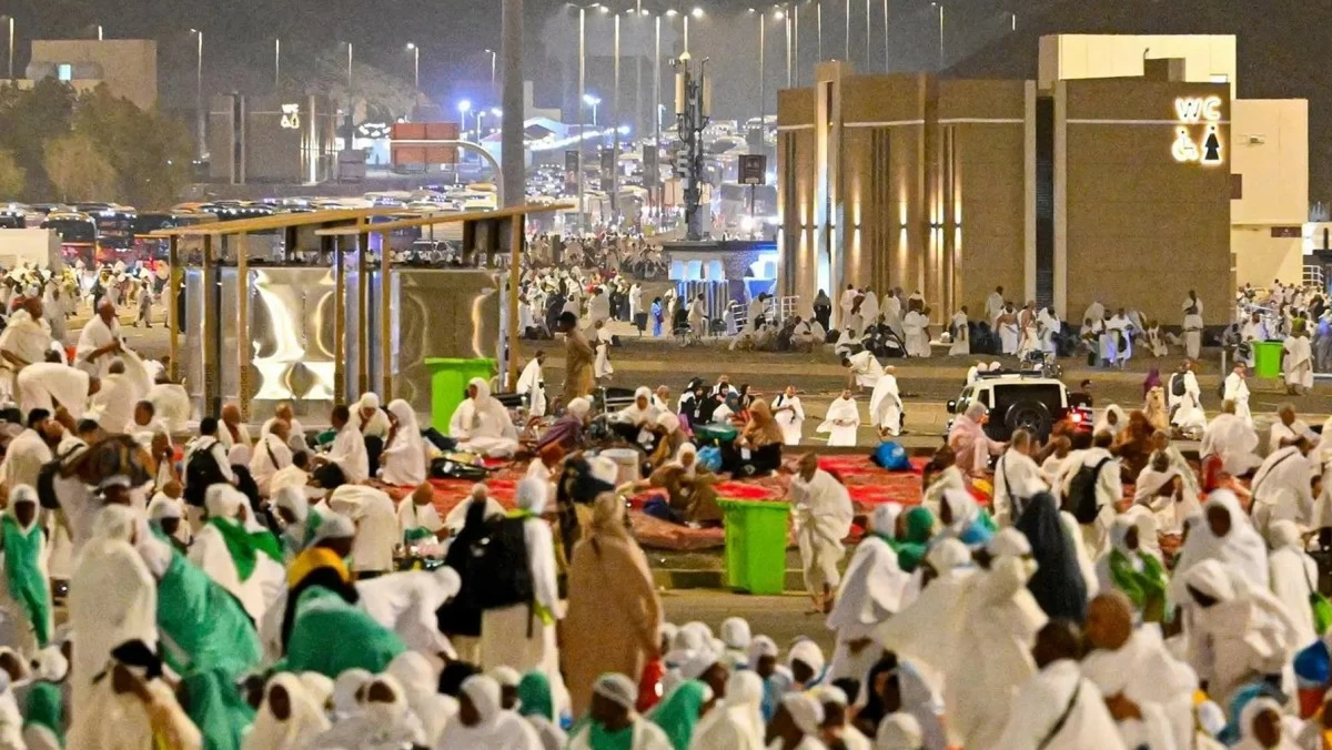 حجاج بيت الله الحرام يستقرون في مشعر مزدلفة