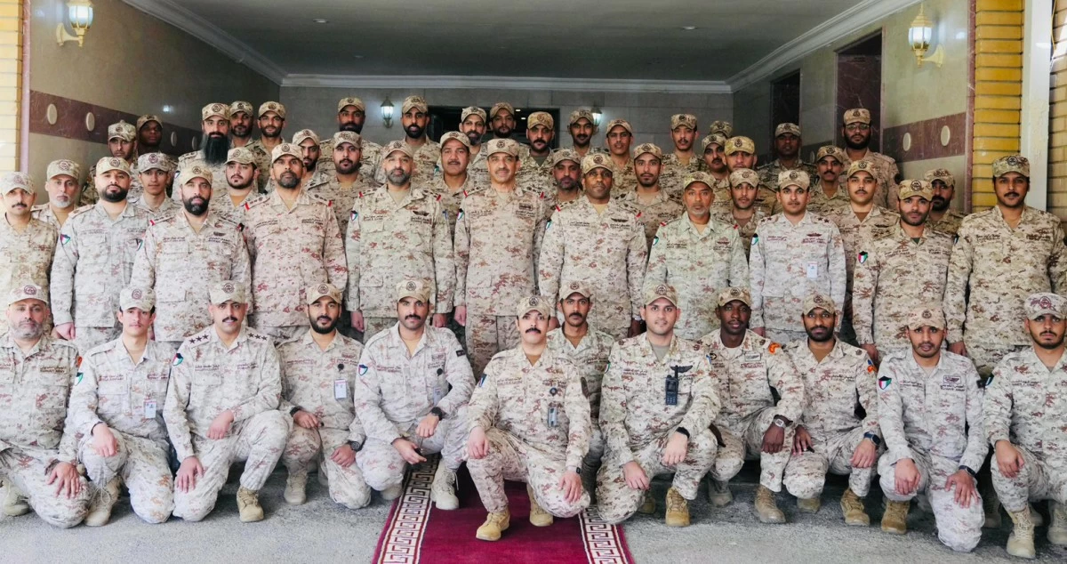رئيس 'الأركان': ما يبديه منتسبو الجيش من تفانٍ في أداء واجبهم الوطني يعبر عن روح المسؤولية والالتزام الراسخ في خدمة الوطن