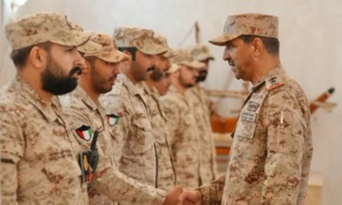 رئيس 'الأركان': ما يبديه منتسبو الجيش من تفانٍ في أداء واجبهم الوطني يعبر عن روح المسؤولية والالتزام الراسخ في خدمة الوطن