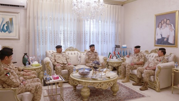 رئيس 'الأركان' يبحث مع نظيره الاردني تعزيز التعاون العسكري والدفاعي