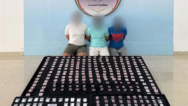 ضبط 3 مواطنين بحوزتهم 2.2 كيلوغرام كوكايين وحشيش و5 آلاف كبسولة من المؤثرات العقلية
