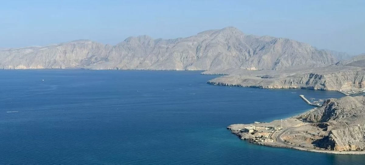 في قلب التوترات الإقليمية... غواصون يكشفون الوجه الخفي لمضيق هرمز