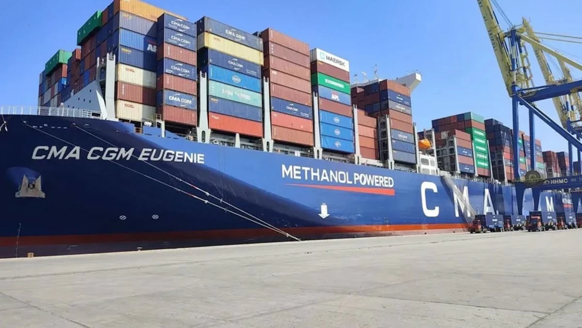 لبنان: مرفأ طرابلس يستقبل أكبر سفينة حاويات في تاريخه