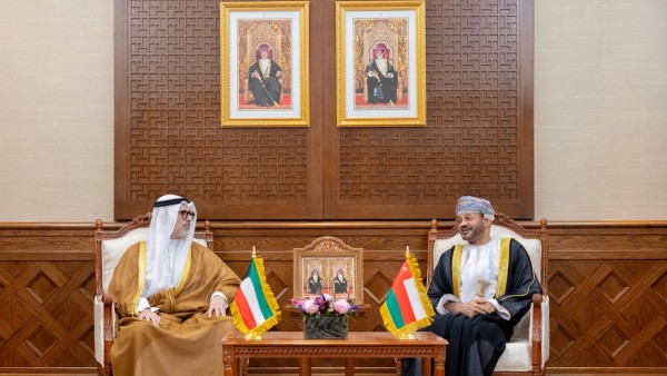وزير الخارجية ونظيره العماني يبحثان تعزيز التعاون الثنائي وتطورات الأوضاع الإقليمية 