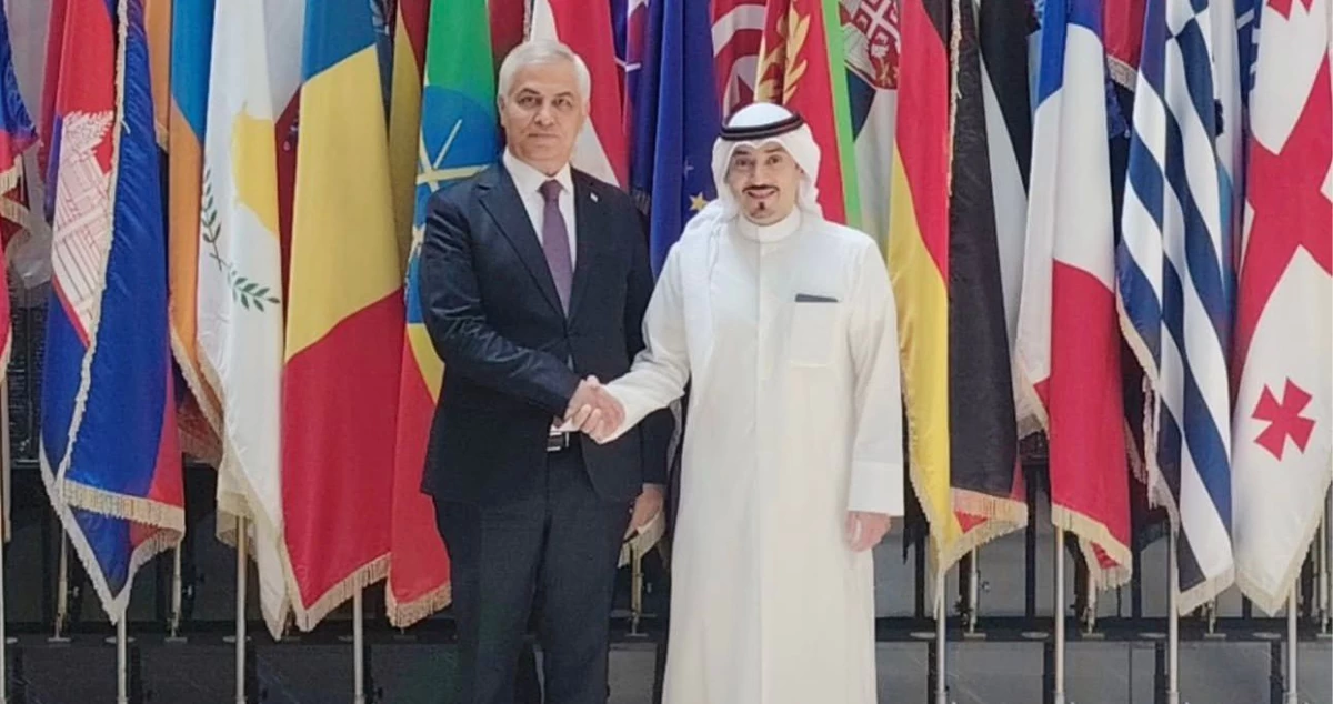 السفير الطاجيكي المعين يباشر مهامه بزيارة 'الخارجية' ولقاء الزيد