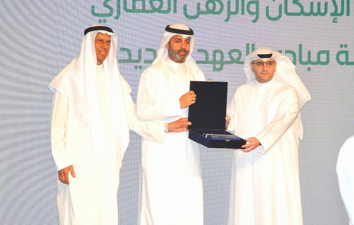 وزير 'الإسكان': الملف الإسكاني أولوية وطنية ثابتة ويحظى باهتمام ودعم القيادة السياسية