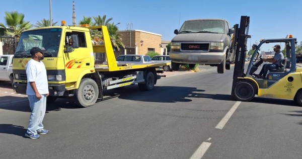 البلدية: رفع 384 سيارة مهملة وسكراب في العاصمة خلال مايو 