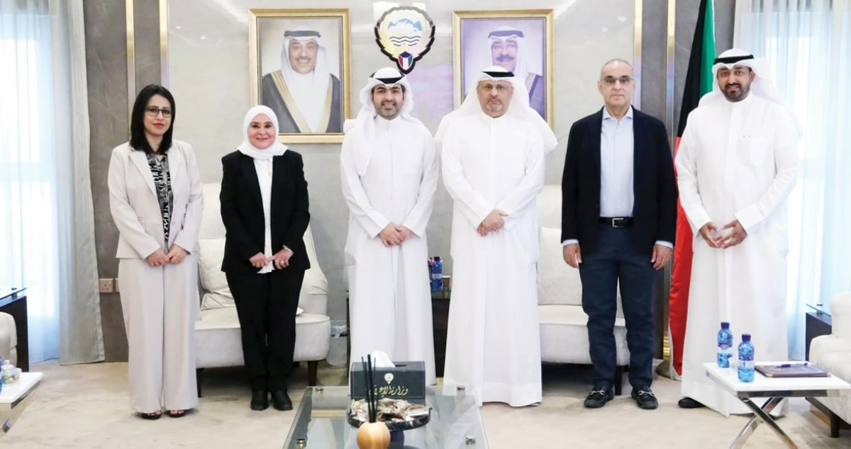 وفد من رابطة 'الأدباء' زار وزير الإعلام والثقافة
