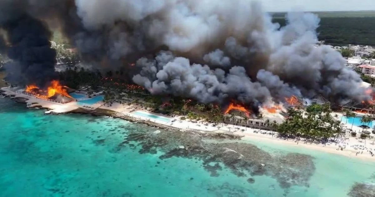 مصرع سائحة وإجلاء نحو 1700 شخص إثر حريق هائل في منتجع بالدومينيكان