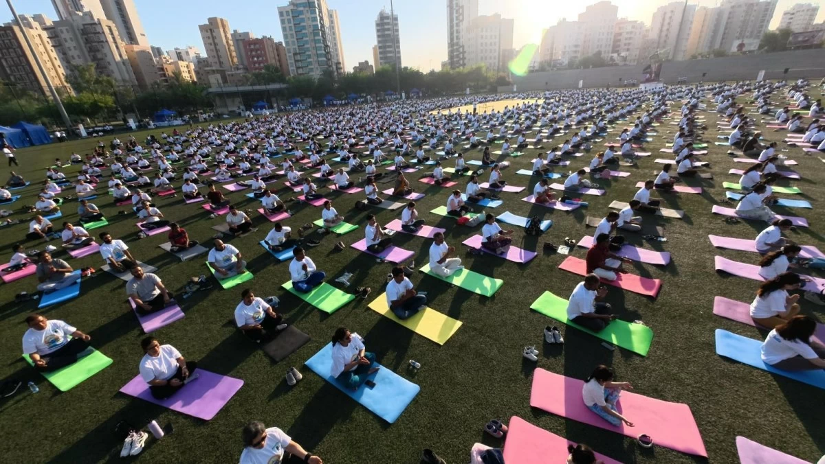 الكويت – 2200 مشارك يحتفلون باليوم العالمي لليوجا في الكويت