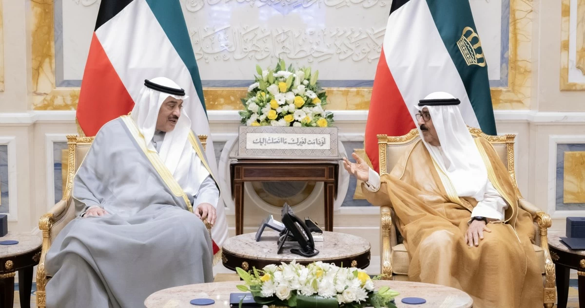 سمو الأمير يستقبل ولي العهد ورئيس الوزراء بالإنابة ووزيري الدفاع والخارجية 