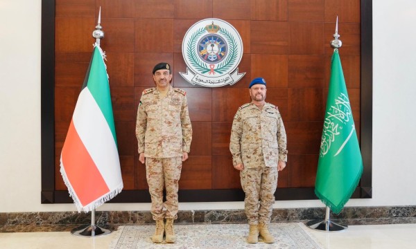 رئيس الأركان يبحث مع نظيره السعودي سبل تطوير التعاون العسكري والدفاعي