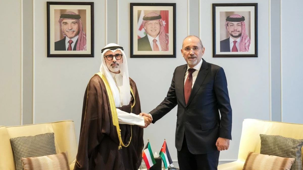 الكويت – وزير الخارجية يبحث مع نظيره الأردني سبل تعزيز العلاقات… الكويت – وزير الخارجية يبحث مع نظيره الأردني سبل تعزيز العلاقات…