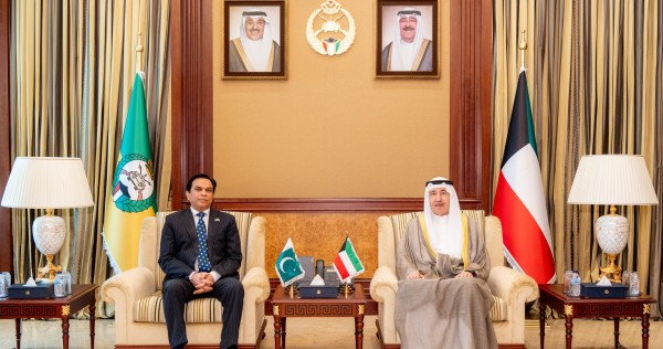 رئيس الحرس الوطني يبحث مع سفير باكستان الموضوعات ذات الاه…