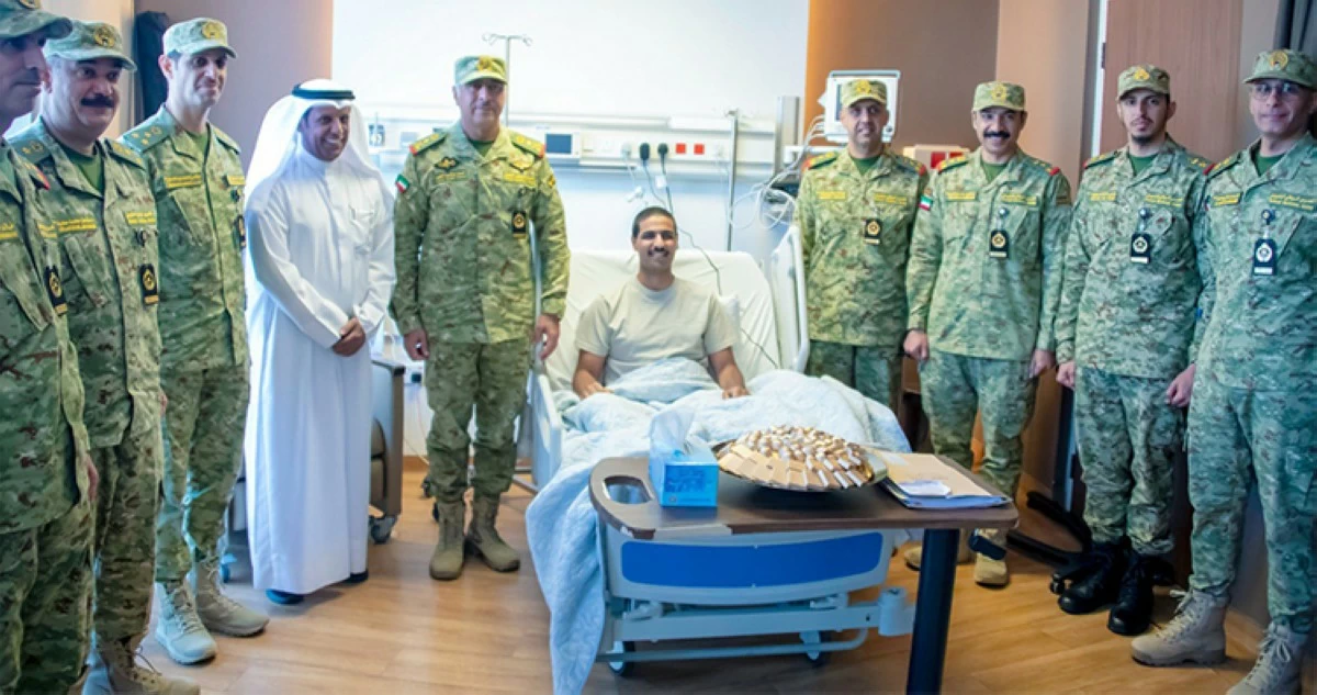 الكويت – وكيل الحرس الوطني يطمئن على صحة أحد عناصر الحرس الوطني بعد تعرضه لـ… الكويت – وكيل الحرس الوطني يطمئن على صحة أحد عناصر الحرس الوطني بعد تعرضه لـ…