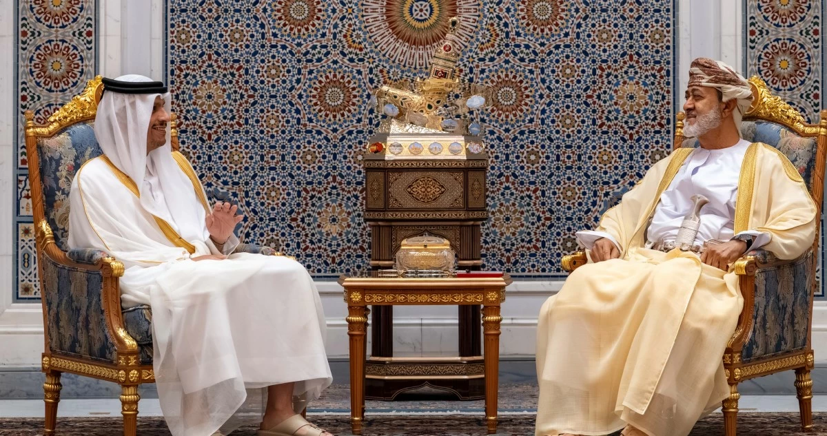 سلطان عُمان ورئيس الوزراء القطري يبحثان مسار المفاوضات الأميركية - الإيرانية 
