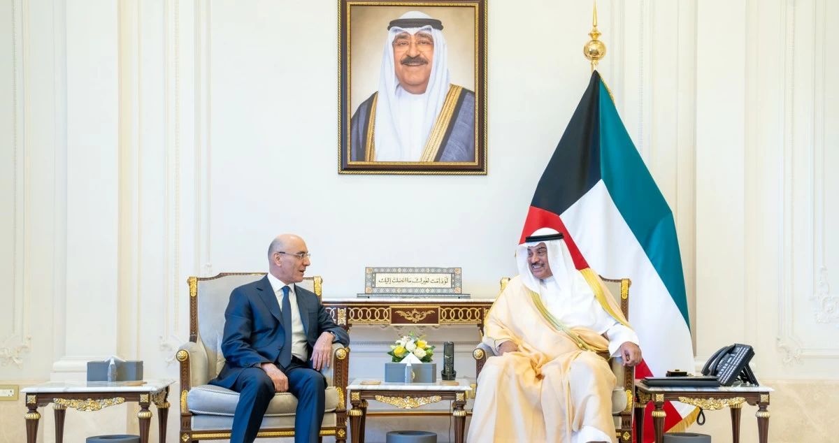 ولي العهد يستقبل وزير الداخلية اللبناني