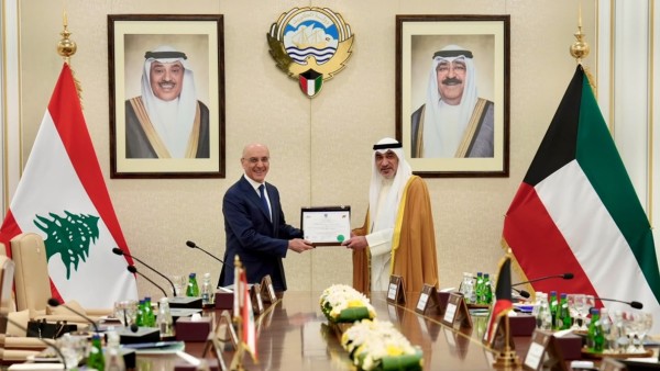 النائب الأول يبحث مع وزير الداخلية اللبناني تعزيز التعاون الأمني وتبادل الخبرات