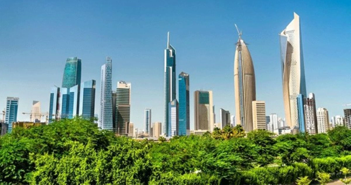 'الأرصاد': طقس شديد الحرارة مع فرصة للغبار