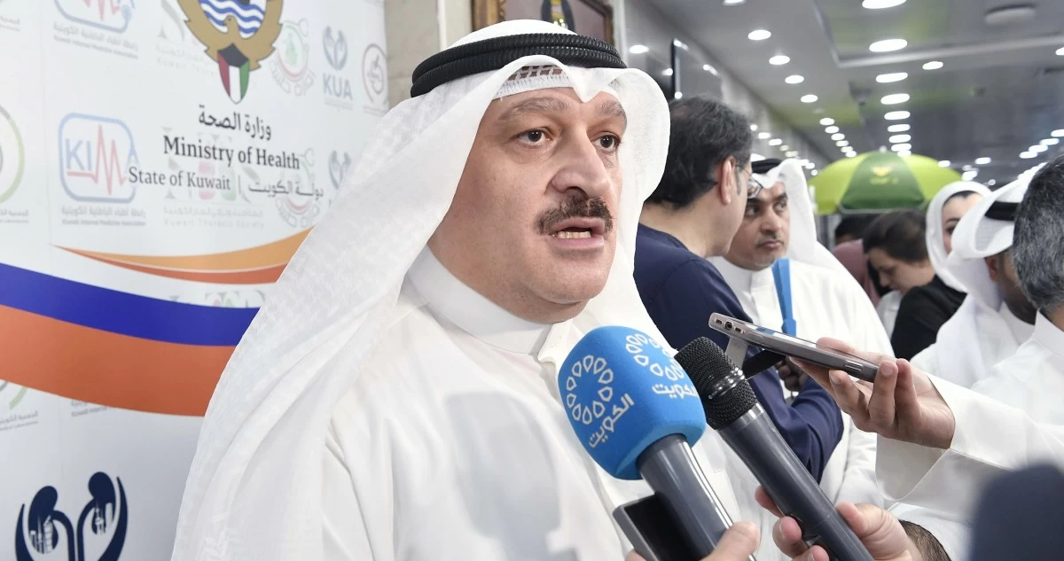 وزير الصحة يفتتح اليوم التوعوي في مستشفى مبارك الكبير