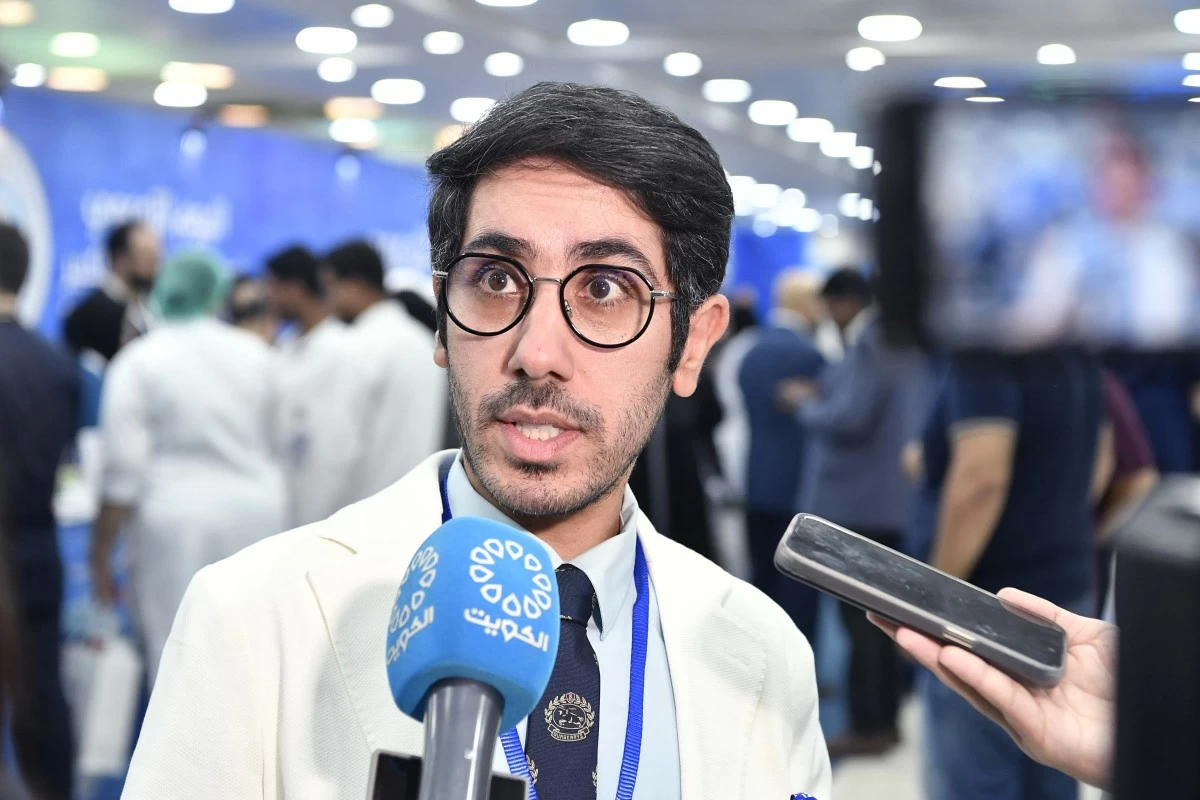 وزير الصحة يفتتح اليوم التوعوي في مستشفى مبارك الكبير