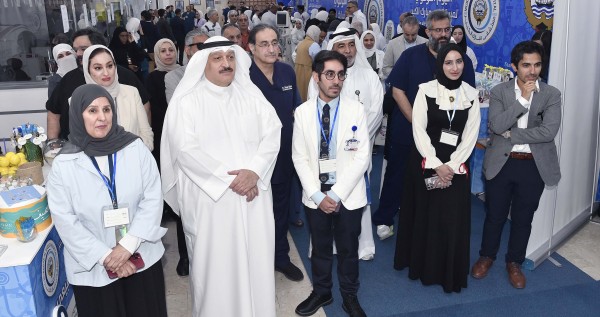 وزير الصحة يفتتح اليوم التوعوي في مستشفى مبارك الكبير