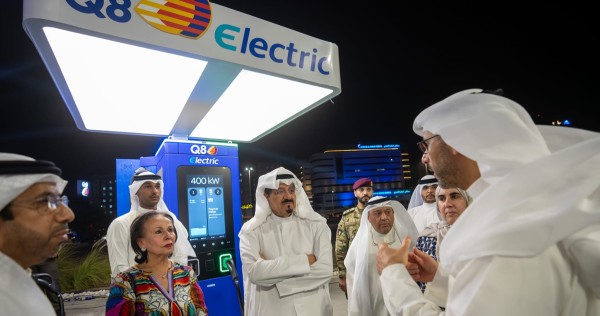 رئيس الوزراء يرعى افتتاح محطات وقود ‘كيو أيت’: القطاع الن…