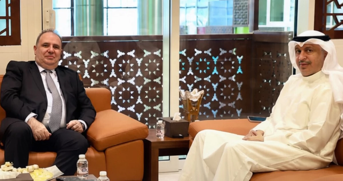 وزير التجارة والصناعة يبحث مع سفير أذربيجان تعزيز التعاون الاقتصادي والتجاري