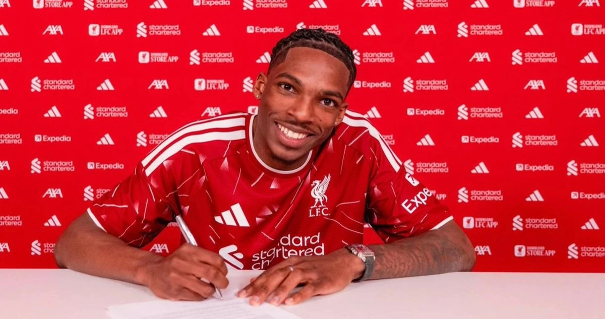 ليفربول يحسم صفقة الـ79 مليون دولار ويضم المدافع الفرنسي جيريمي جاكيه