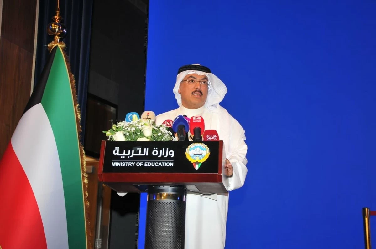 وزير التربية يكرّم أوائل الثانوية العامة: أنتم ثروة الوطن وصنّاع مستقبله
