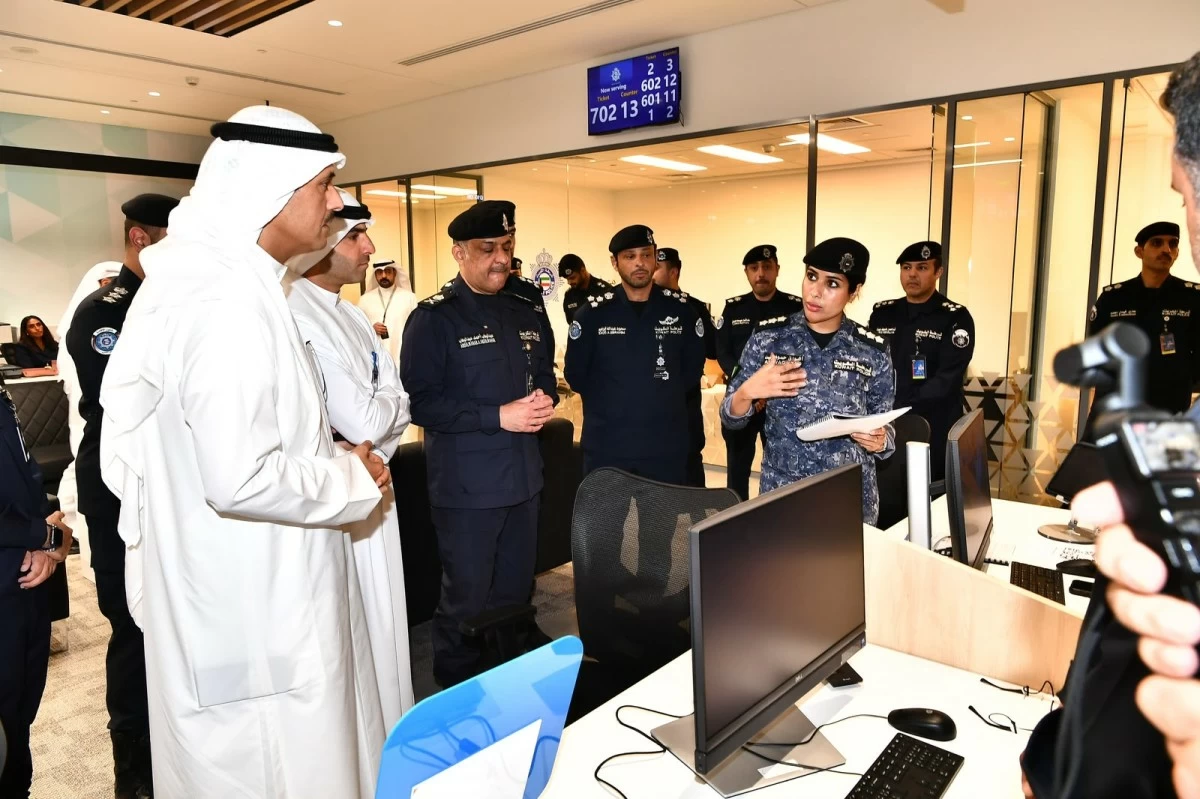 محافظ الأحمدي ووكيل 'الداخلية' يفتتحان مركز خدمة المواطن في 'الخيران مول'