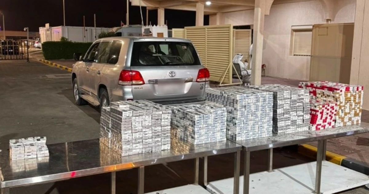 'الجمارك' تحبط تهريب 481 'كرز' سجائر داخل مركبة مجهزة بمخابئ سرية