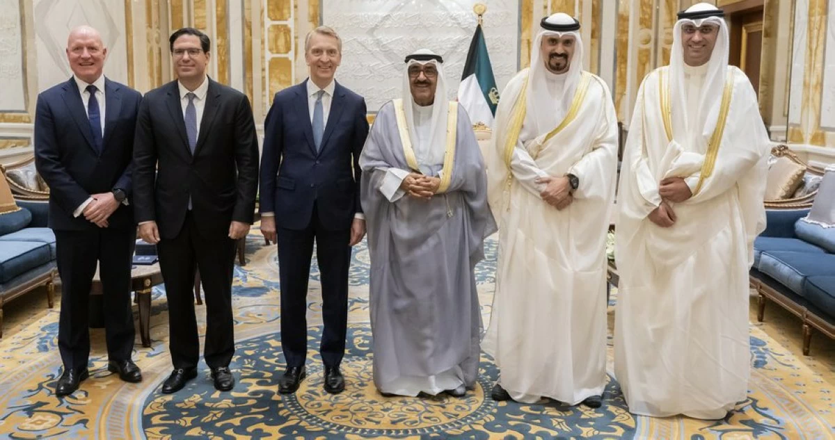 سمو الأمير يستقبل مدير 'تشجيع الاستثمار' والرئيس التنفيذي لشركة بروكفيلد: دعم الفرص الاستثمارية والاقتصادية