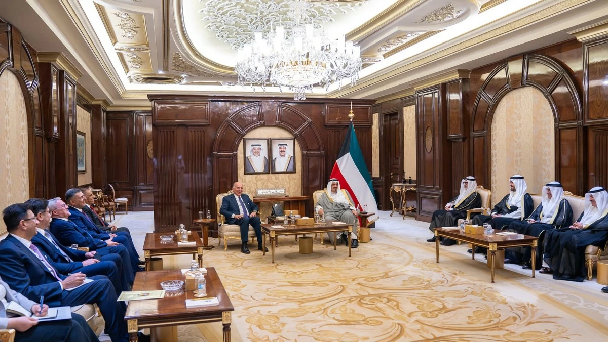 رئيس الوزراء يبحث مع وزير الخارجية العراقي المستجدات الإقليمية والسبل الكفيلة لحفظ الأمن وترسيخ السلام في المنطقة