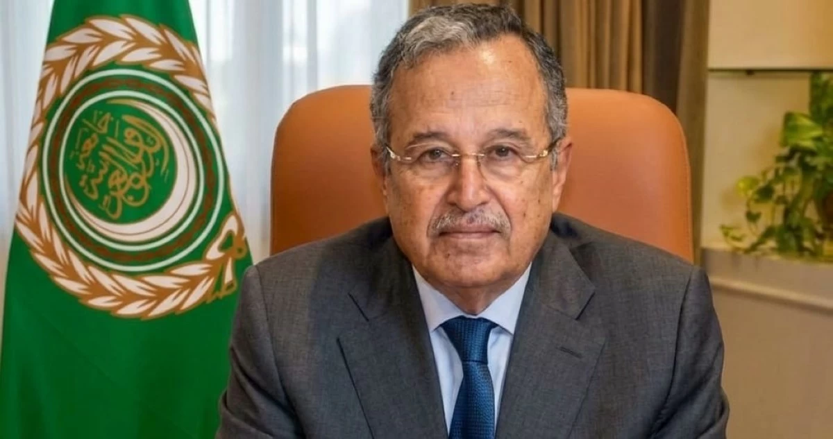 أمين الجامعة العربية يستنكر استمرار الاعتداءات الإيرانية ويدعو إلى موقف عربي حازم