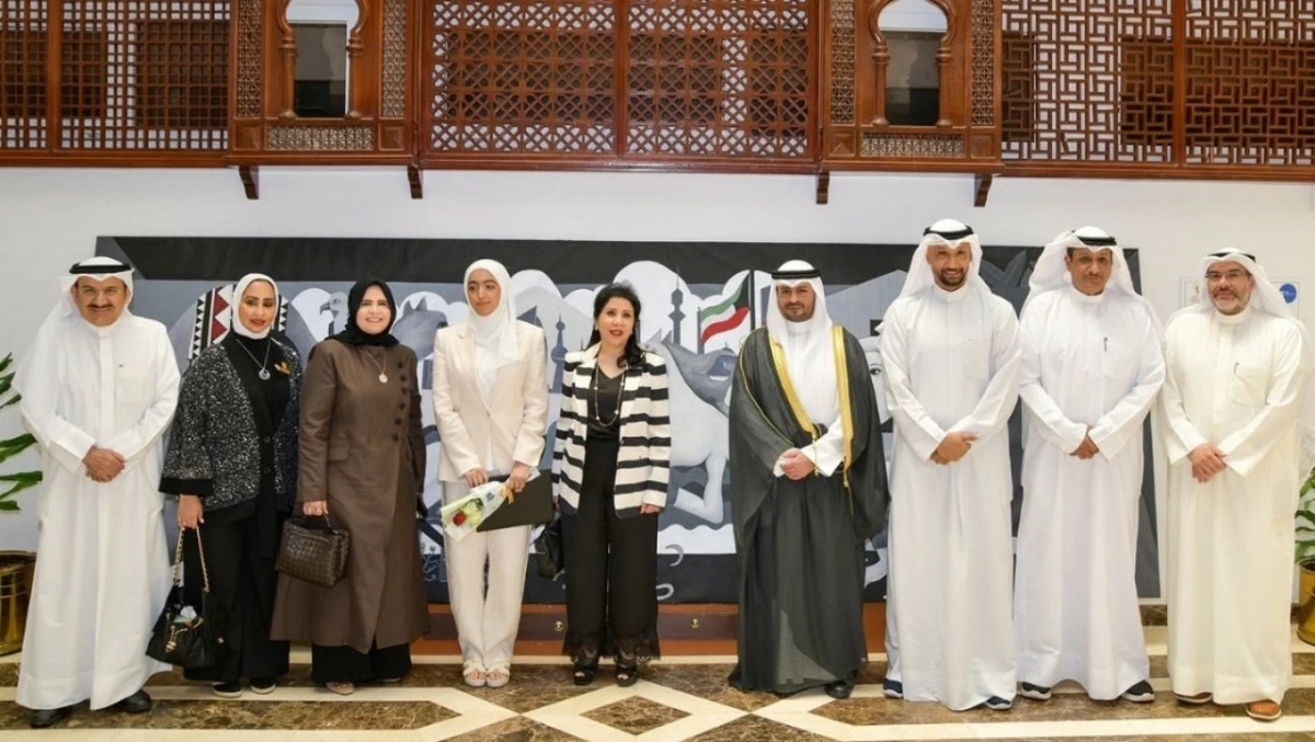 محافظ 'مبارك الكبير' يكرّم الطلبة الفائقين