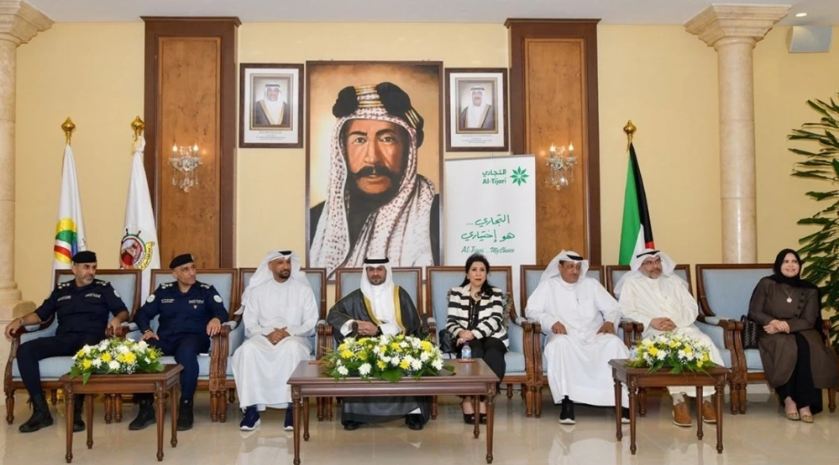 محافظ 'مبارك الكبير' يكرّم الطلبة الفائقين