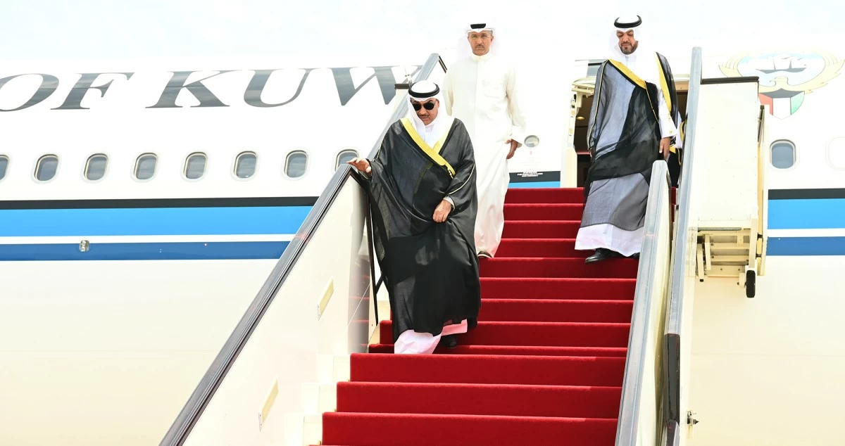 ممثل سمو الأمير ولي العهد يصل إلى قطر لتقديم واجب العزاء في وفاة الأمير الوالد
