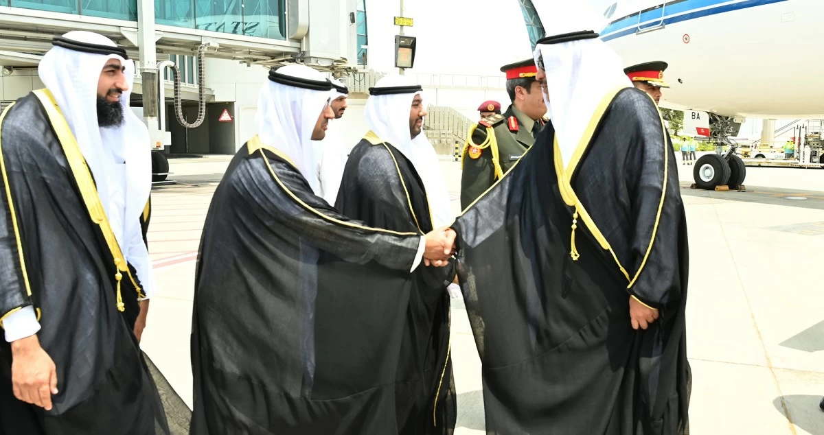 ممثل سمو الأمير ولي العهد يصل إلى قطر لتقديم واجب العزاء في وفاة الأمير الوالد