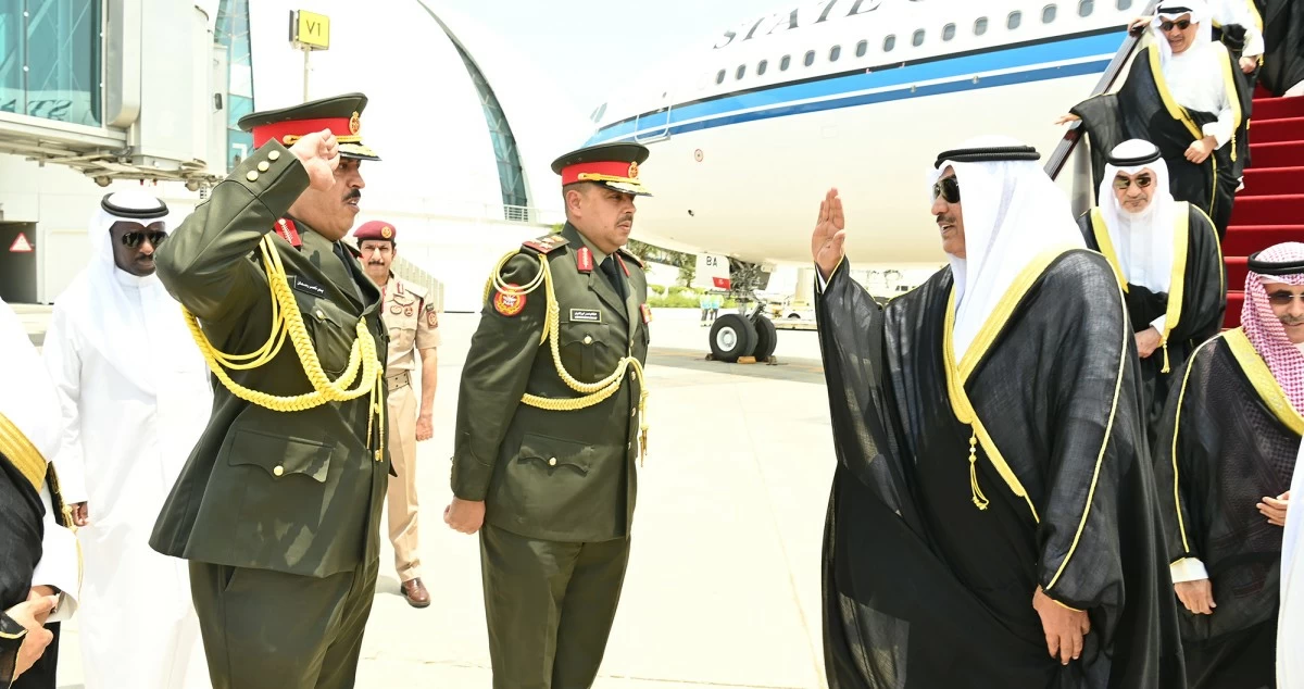 ممثل سمو الأمير ولي العهد يصل إلى قطر لتقديم واجب العزاء في وفاة الأمير الوالد