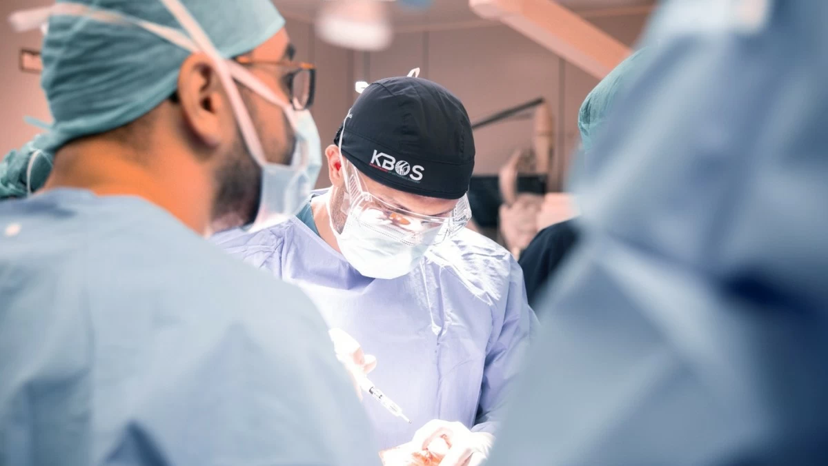 مستشفى العدان يوسع خدمات جراحة العظام بإطلاق برنامج لاستبدال مفصل الركبة