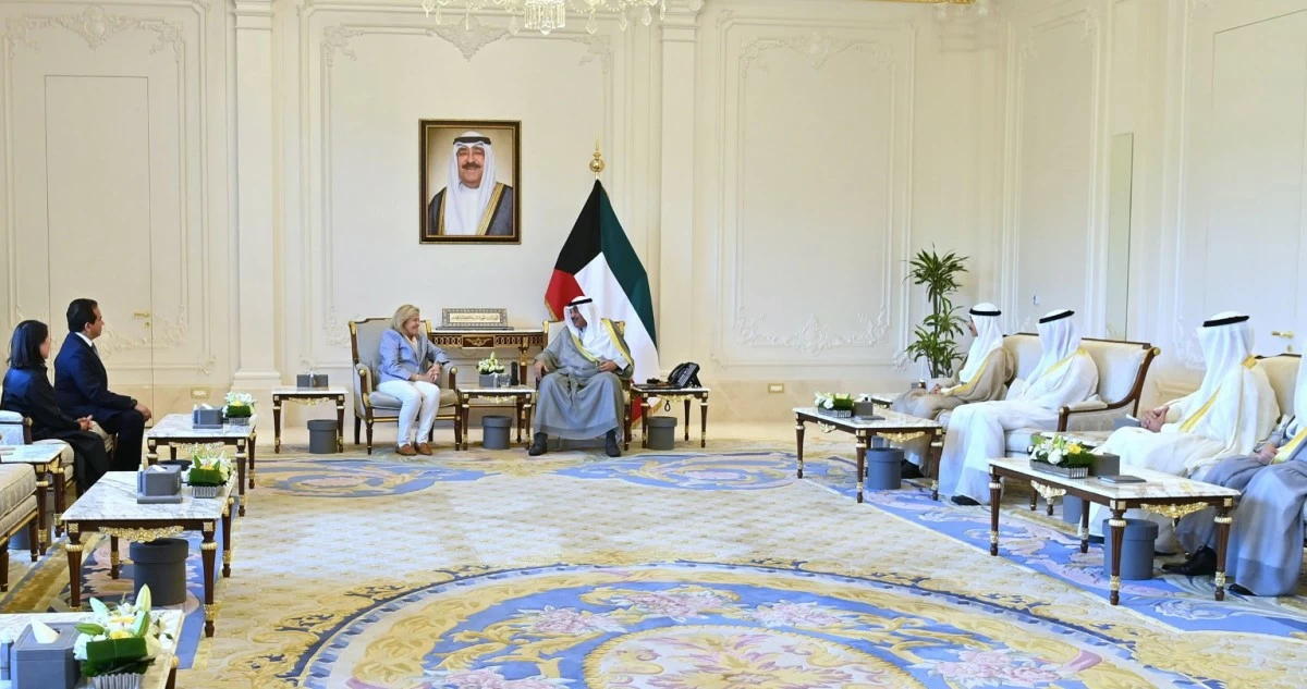 ولي العهد يستقبل الرئيس التنفيذي لشركة فرانكلين تمبلتون وأعضاء الشركة
