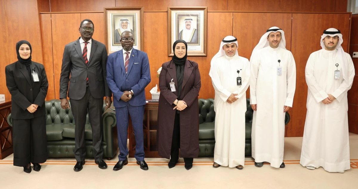 مدير عام 'القوى العاملة' تبحث مع سفير جنوب السودان تطوير آليات العمل وتبادل الخبرات