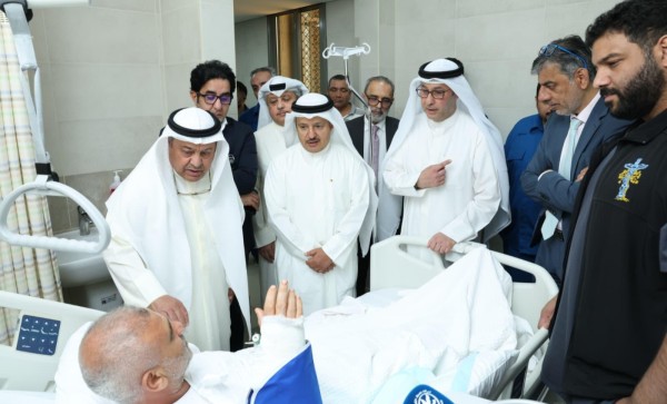 وزير النفط يطمئن على صحة المصاب جراء استهداف منصة بحرية تابعة لـ'نفط الكويت'