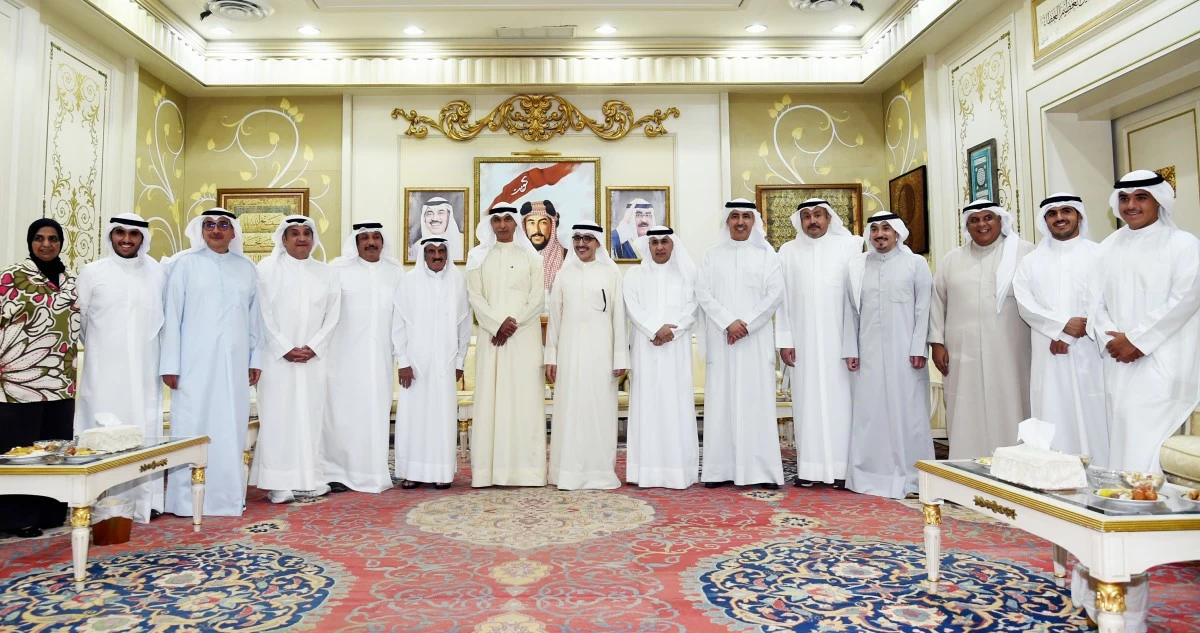 أحمد الناصر يكرّم سفير عُمان المغادر: جهوده وطّدت علاقات البلدين