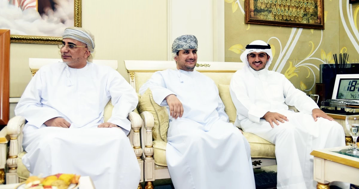 أحمد الناصر يكرّم سفير عُمان المغادر: جهوده وطّدت علاقات البلدين