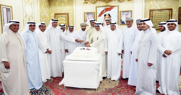 أحمد الناصر يكرّم سفير عُمان المغادر: جهوده وطّدت علاقات البلدين