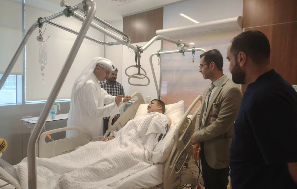 وزير 'الكهرباء' والوكيل يطمئنان على الفني المصاب في مستشفى الجهراء