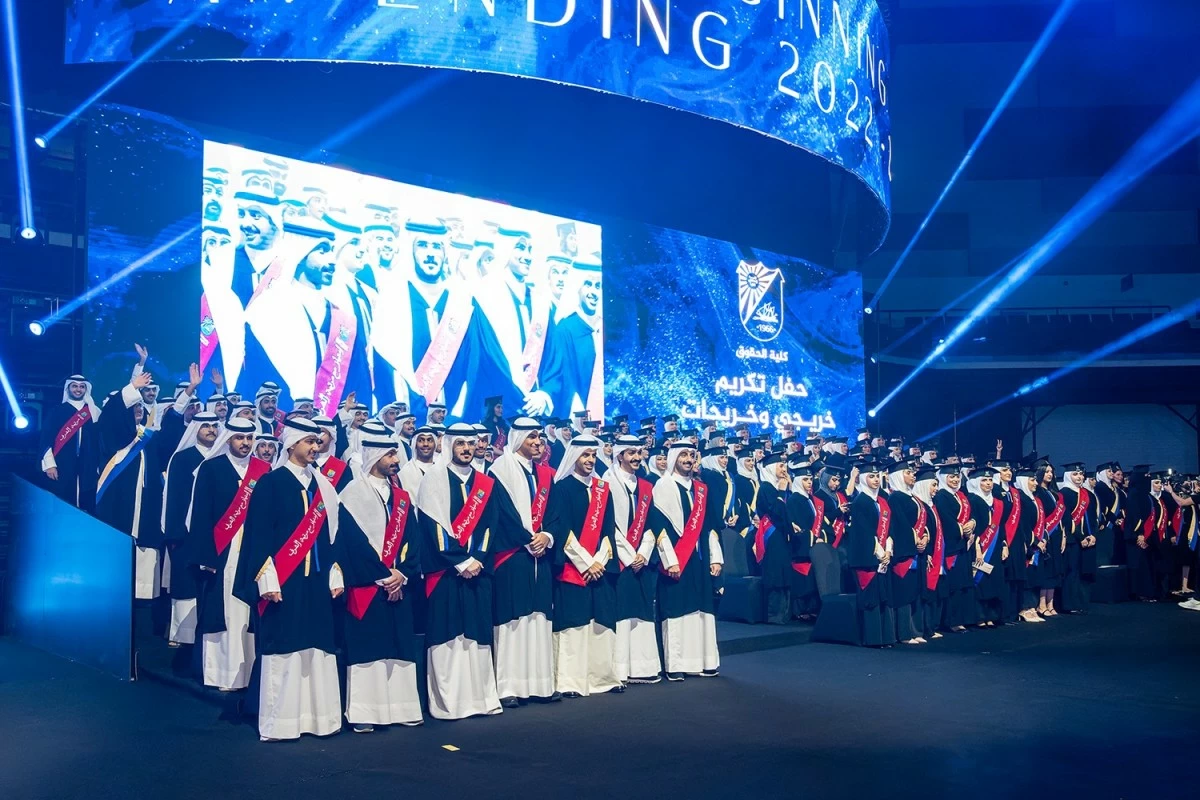وزير العدل لخريجي 'الحقوق': تمسكوا بالصدق والنزاهة والأمانة